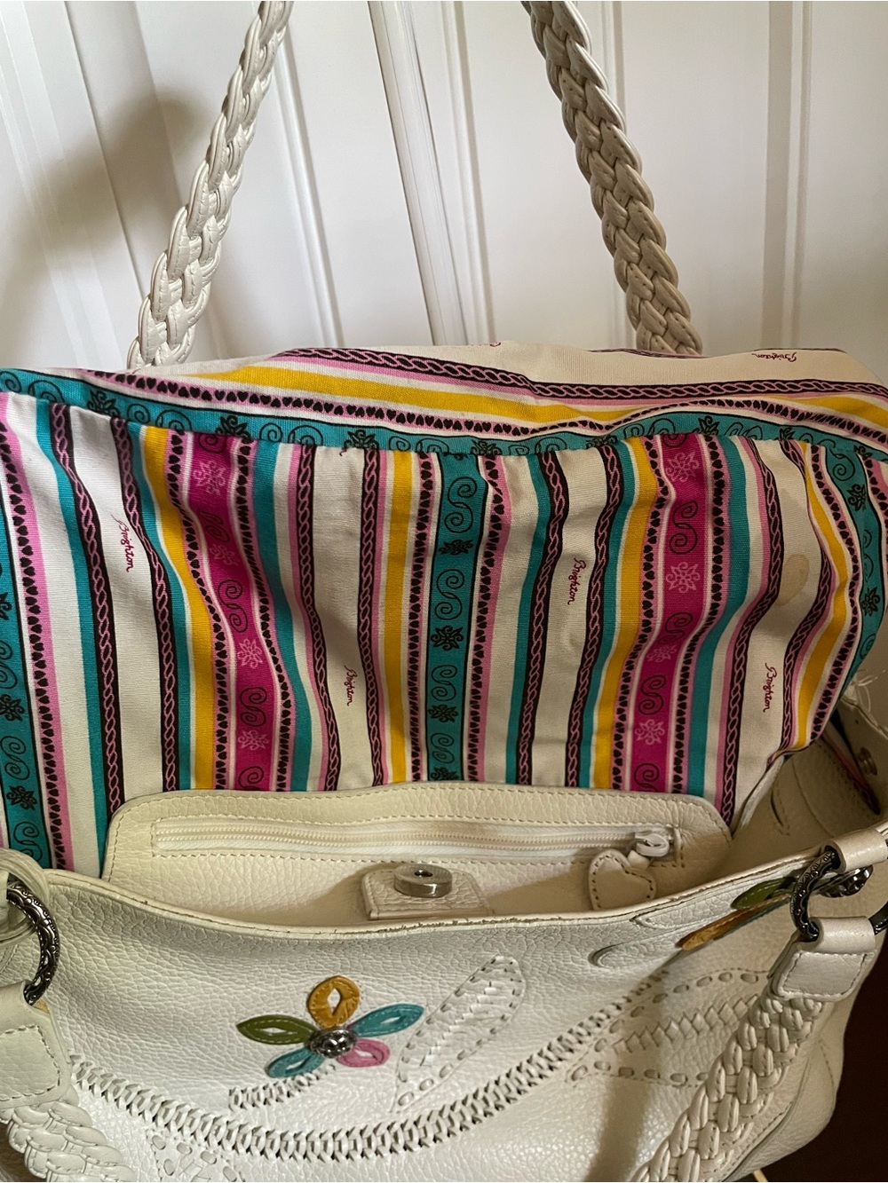 Brighton pebbled leather floral braided bag w leather appliqué’s/host pick - Picture 8 of 16